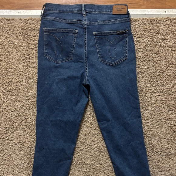 Calvin Klein Woman’s 6 Medium Wash Skinny Jeans Excellent Condition - Picture 12 of 12